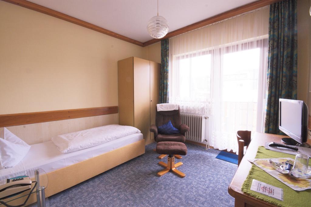 Hotel Weidenau บัดออร์บ ภายนอก รูปภาพ